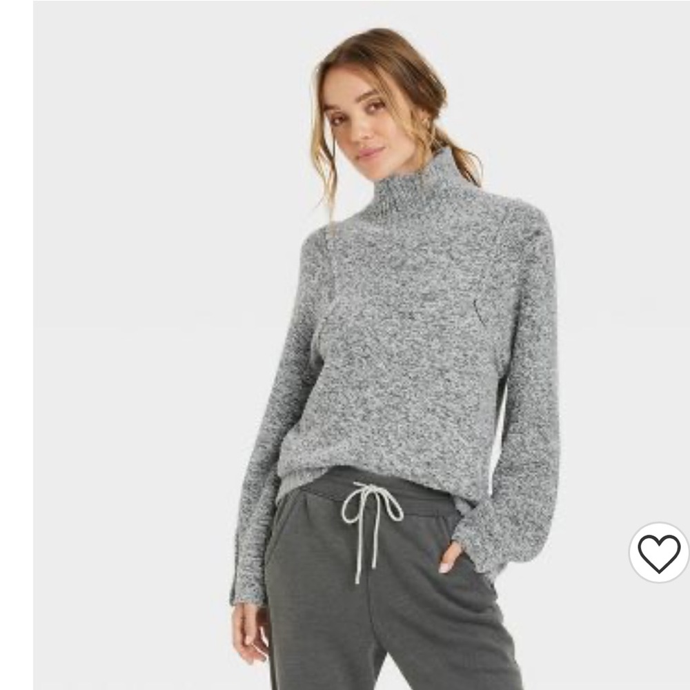 Fuzzy loose-fitting Turtleneck